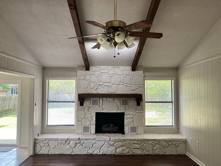 4 Hawthorne Dr — Photo 5