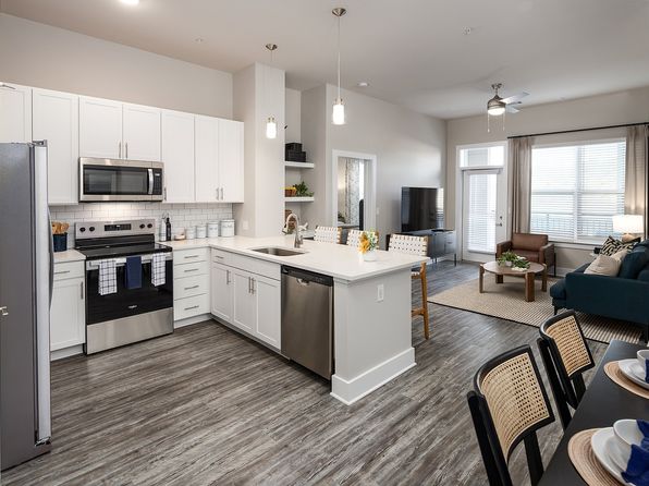 15101 Royal Creek Dr #11000-11104