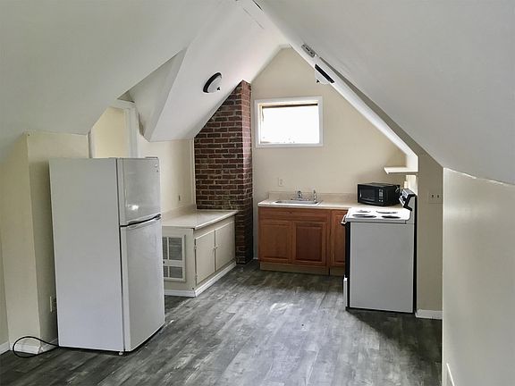 2nd image of 111 S Lake Ave APT 6