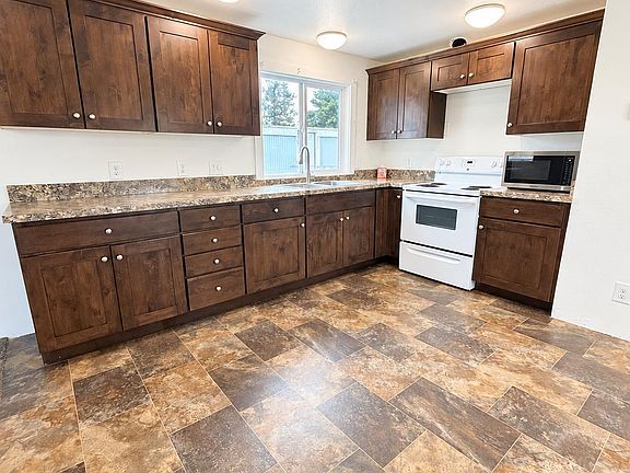 2nd image of 715 Center St E Space 21