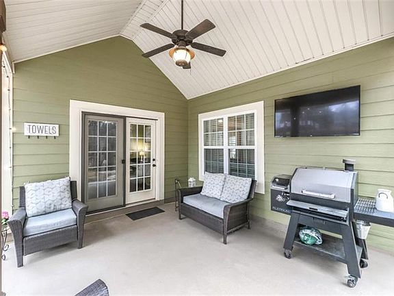 4th image of 824 Vicki Cir