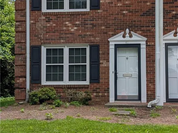311 Salisbury St APT 61, Kernersville, NC 27284