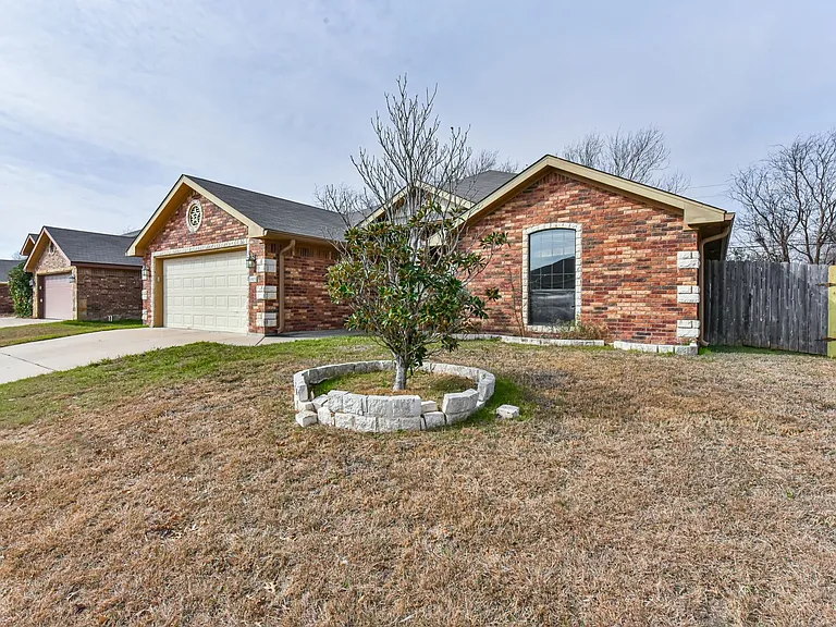 6905 Deorsam Loop — Photo 3