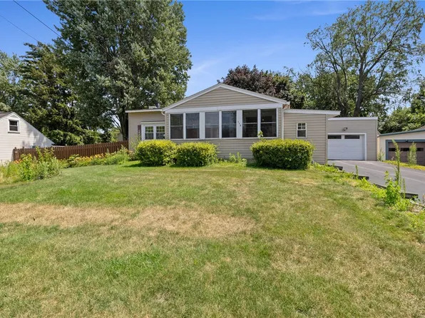 112 N Roosevelt Ave, Liverpool, NY 13088