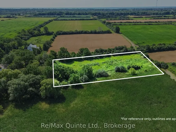 214 Pleasant Bay Rd, Prince Edward County, ON K0K 2J0