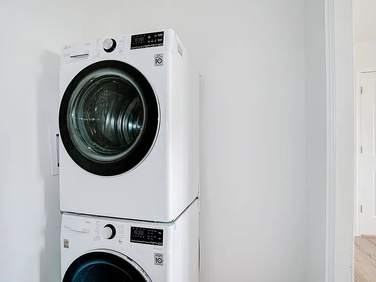 Washer/Dryer in-unit (RG)