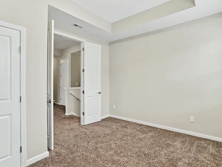 800 Redwood Ln — Photo 36