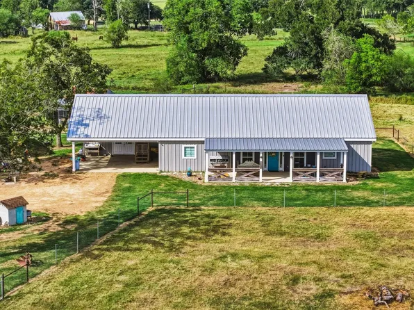 1792 Stockold Rd, Sealy, TX 77474