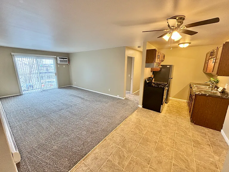 702 W Badger Rd #3 — Photo 2