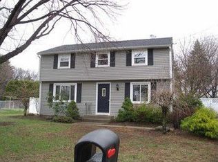 33 Queensbury Dr, Springfield, MA 01129