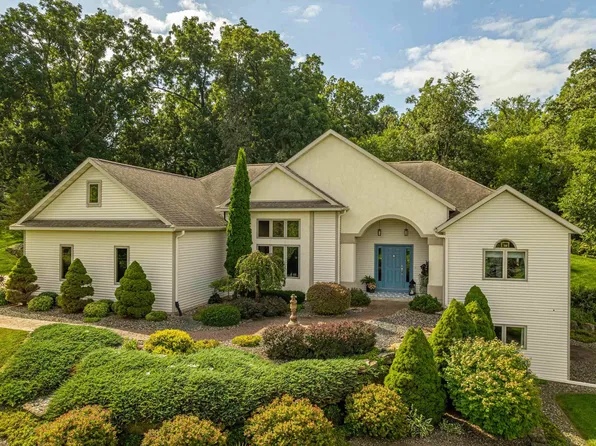 W5431 Sandrock Rd, New Glarus, WI 53574