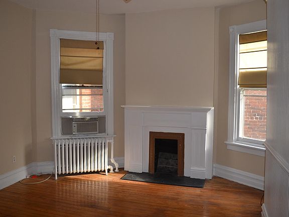 2nd image of 1835 W Grace St APT 2