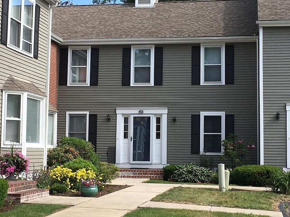 1st image of 251 Georgetown Dr #251