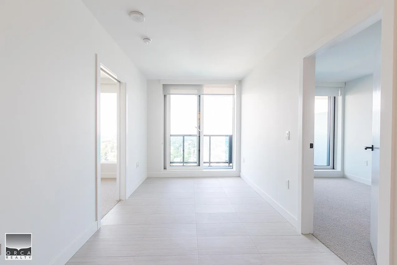 2 bed, 617 sqft, $2,700 — Photo 2