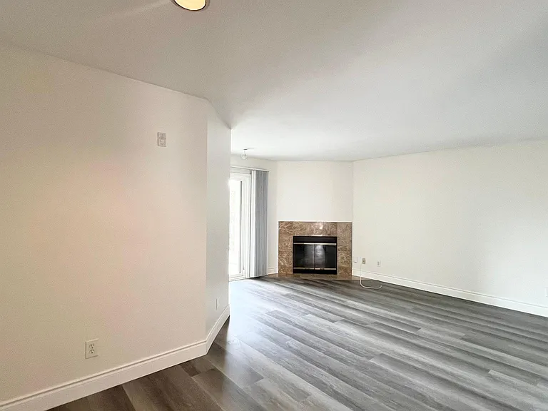 7405 Charmant Dr #2112 — Photo 10