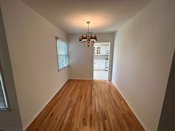 3rd image of 5060 Crown Ave