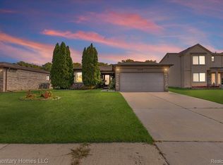 35554 Buxton Dr, Sterling Heights, MI 48310