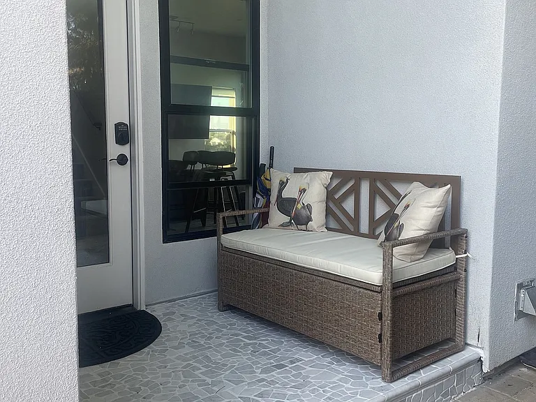 Feather Ave — Photo 12