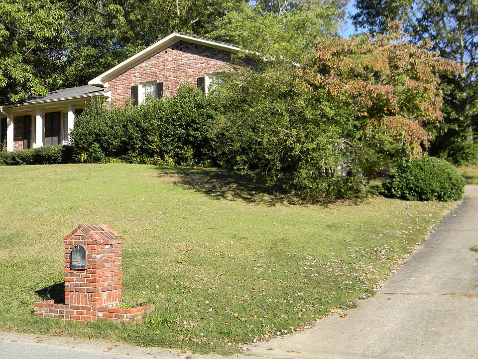 Welcome to 1234 Old Oak Rd.