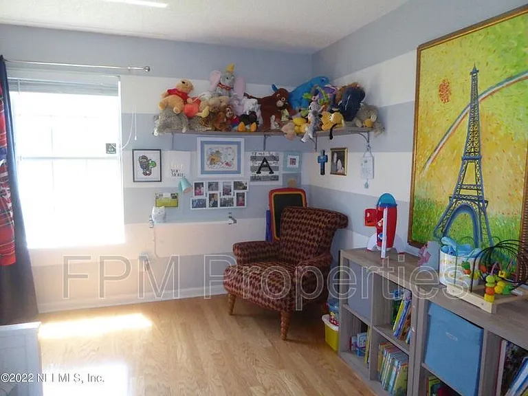 625 11th Ave S — Photo 9