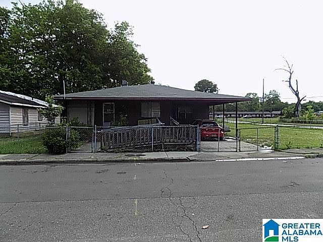 2nd image of 3220 33rd St N