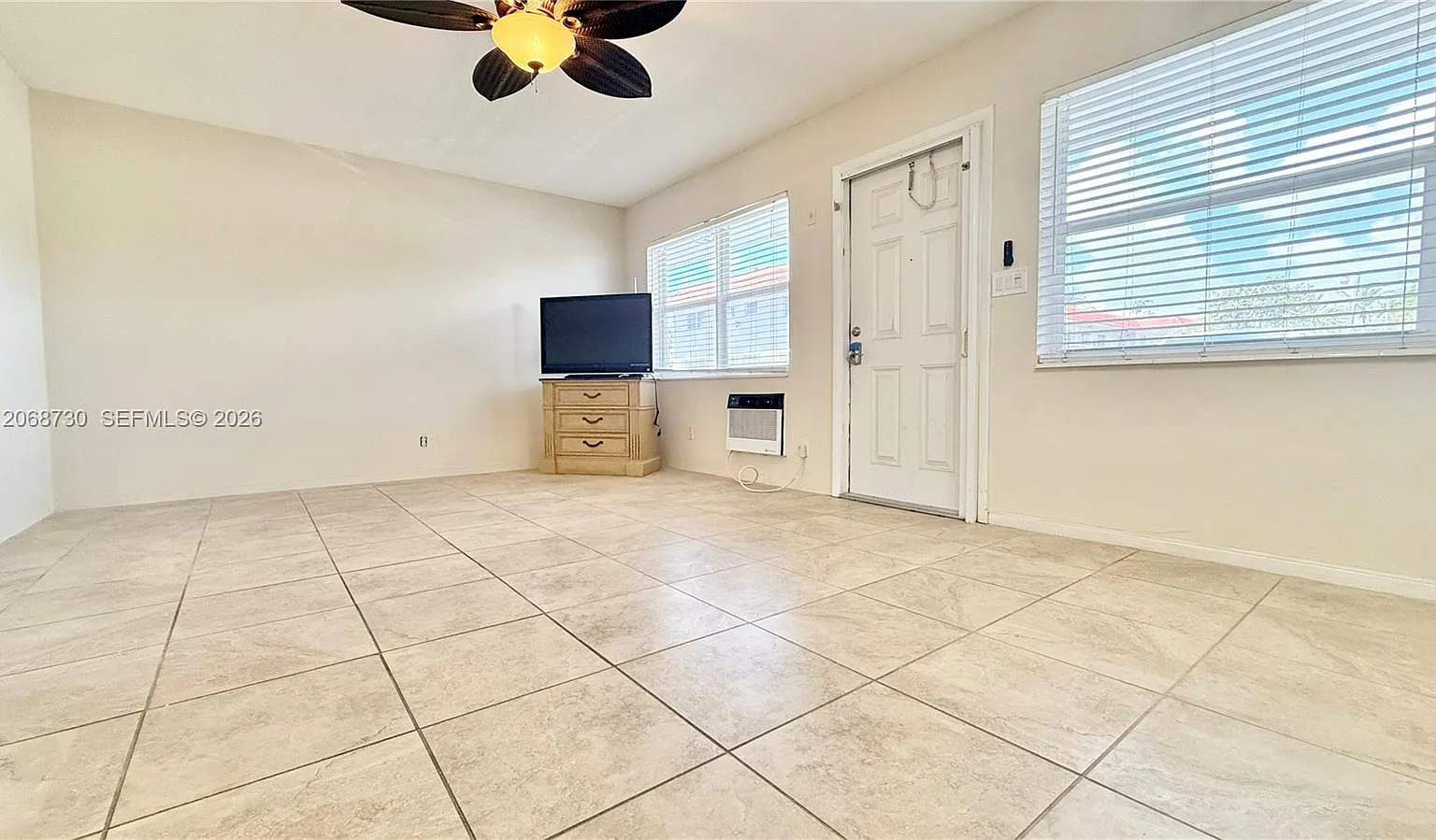 Ronola Apts Condo — Photo 3