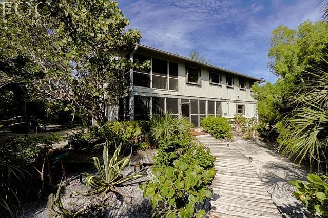 1st image of 2529 Harbour Ln