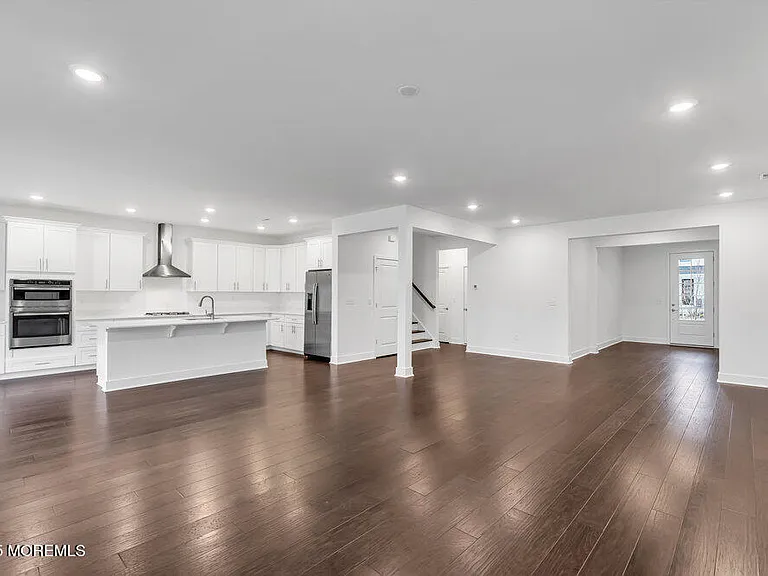 122 Woolley Ct — Photo 6