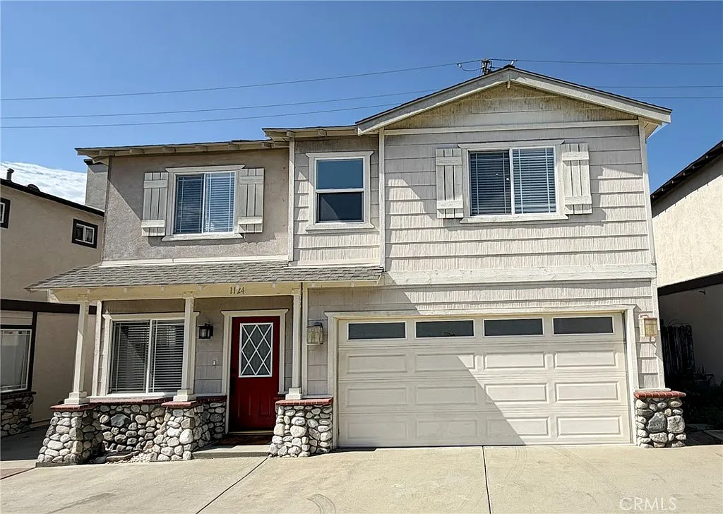 4 bed, 2.5 bath, 1705 sqft, $4,300 — Photo 1