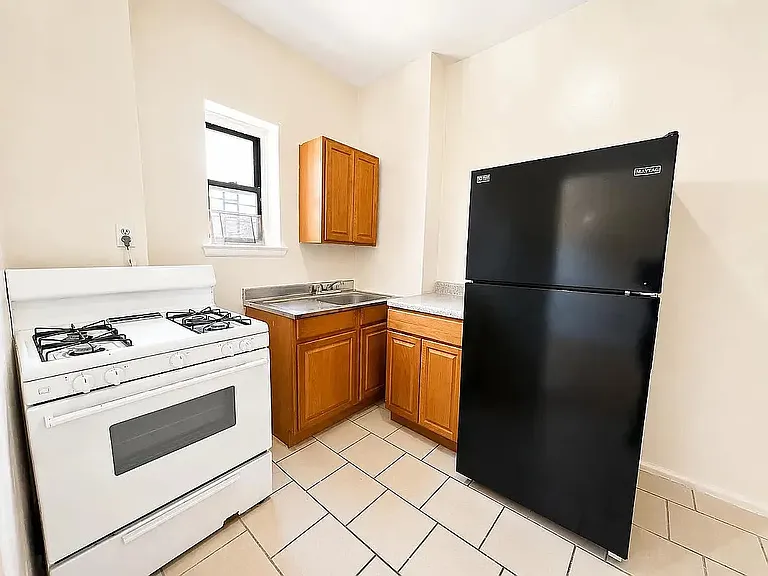 973 Aldus St #2DD — Photo 6
