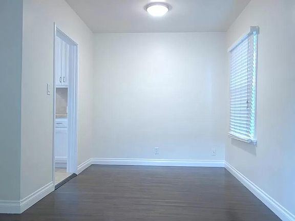5th image of 1011 S Marguerita Ave APT J