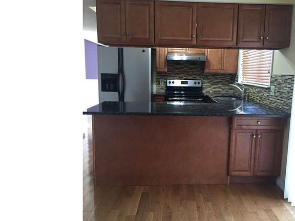 3rd image of 2104 Saint Francis St