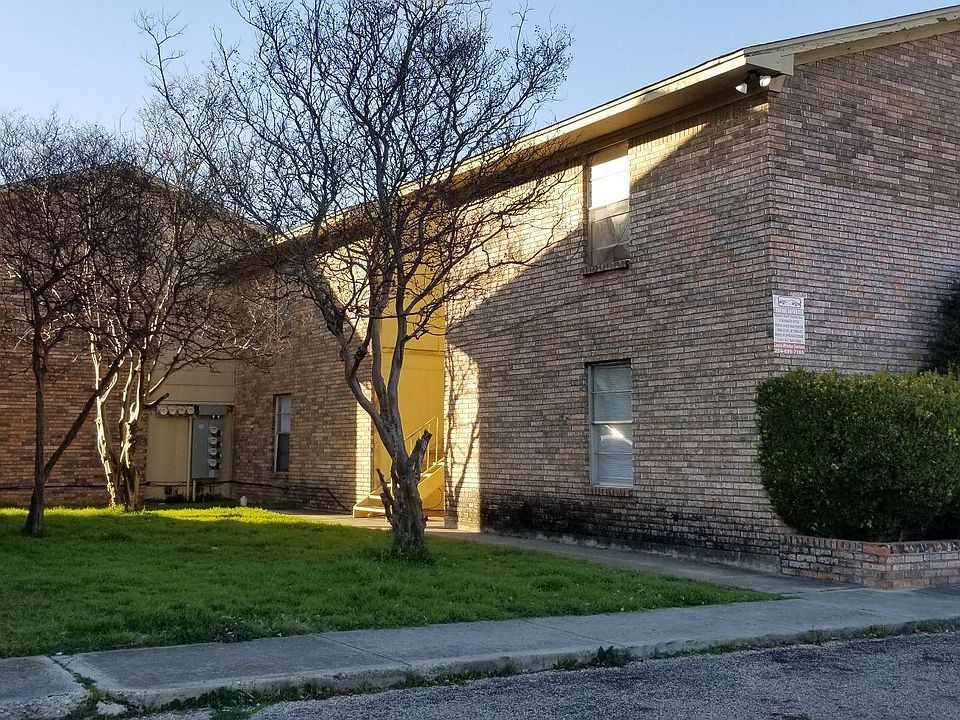 1st image of 1106 Ronstan Dr APT 4