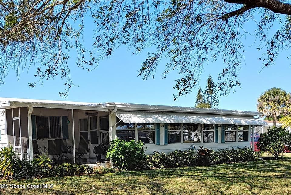 1st image of 972 Laurel Cir