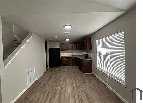 4 bed, 1558 sqft, $1,795 — Photo 3