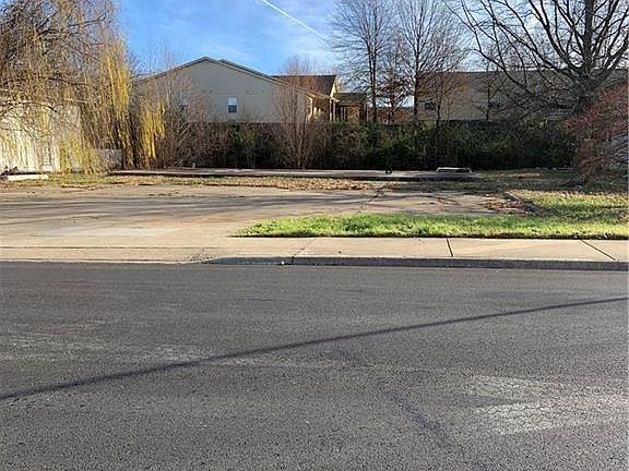 2nd image of 542 N Betty Jo Dr