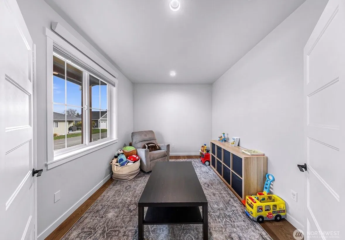 3 bed, 1612 sqft, $3,100 — Photo 3