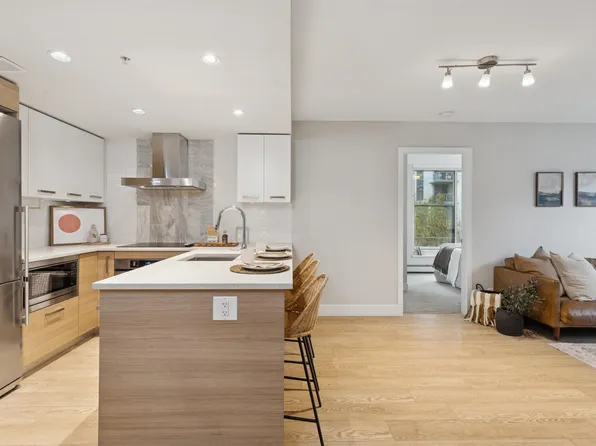 1783 Manitoba St #329, Vancouver, BC V5Y 0K1