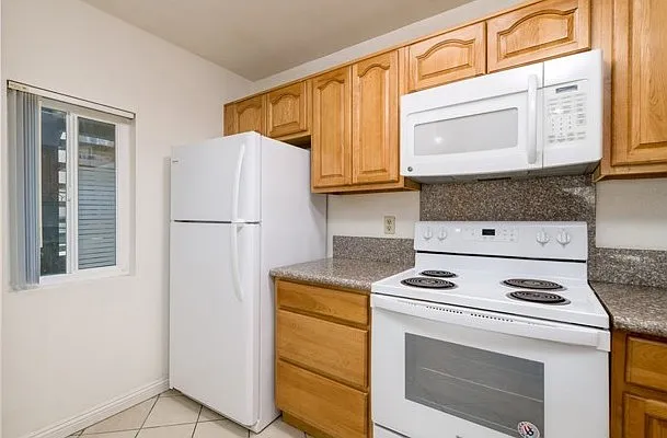 7525 Charmant Dr #113 — Photo 18