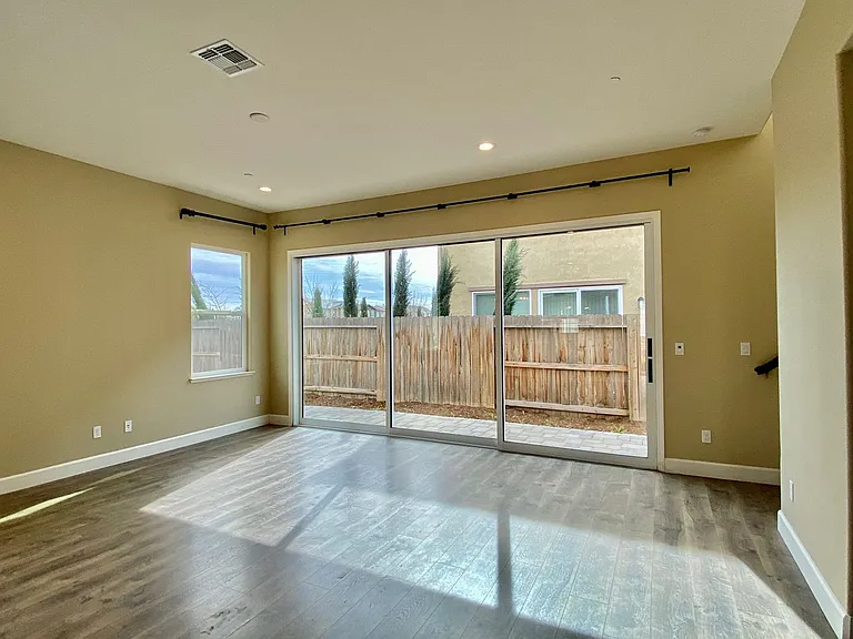4138 Hydo Lake Way — Photo 25