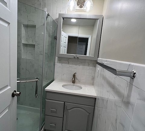 2nd image of 270 Park Ave APT 2
