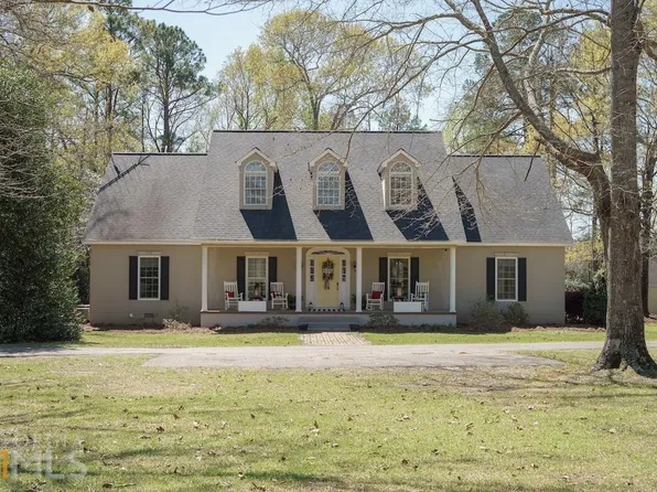 733 Plantation Dr, Sandersville, GA 31082