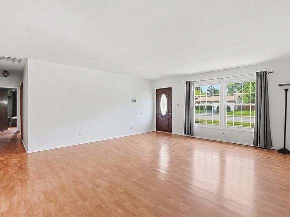 4th image of 1402 Cynthia Ln
