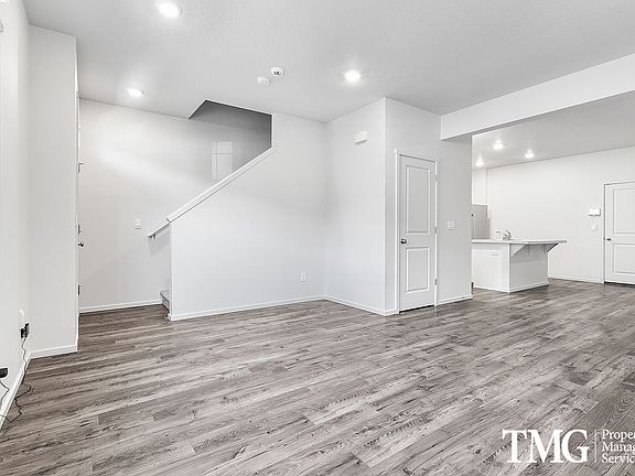 2nd image of 512 NE 71st St