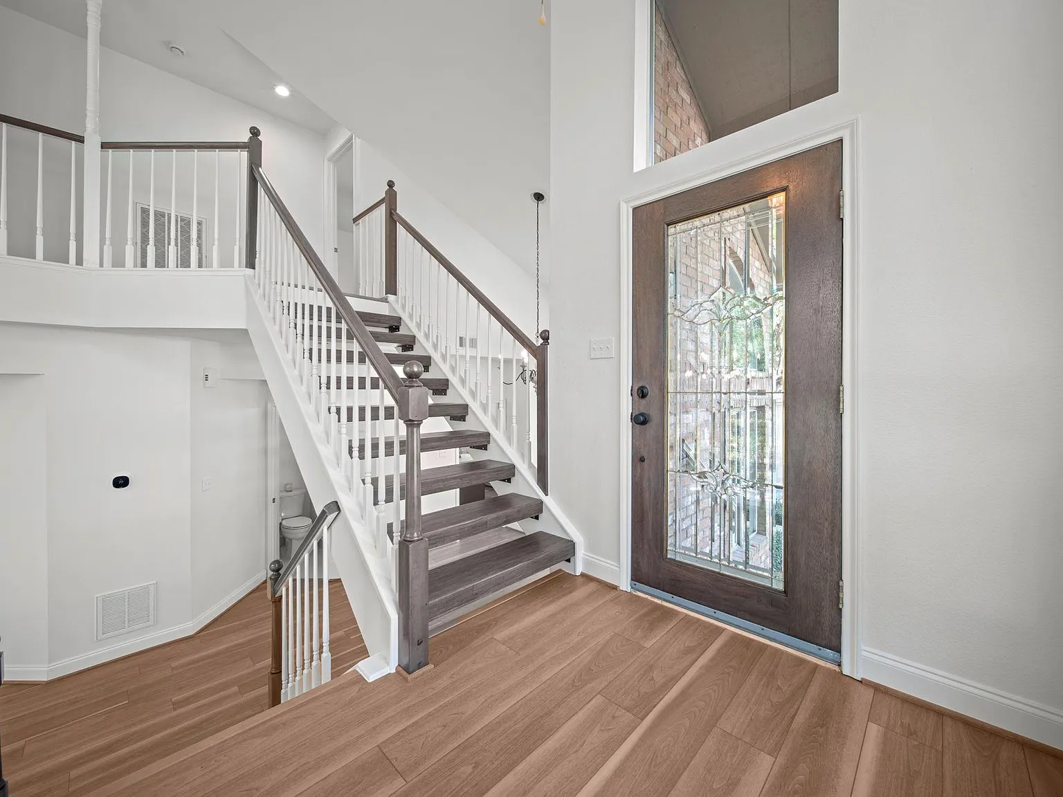3 bed, 2.5 bath, 1884 sqft, $3,200 — Photo 4
