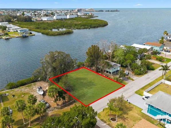 6646 Seaview Blvd, Hudson, FL 34667