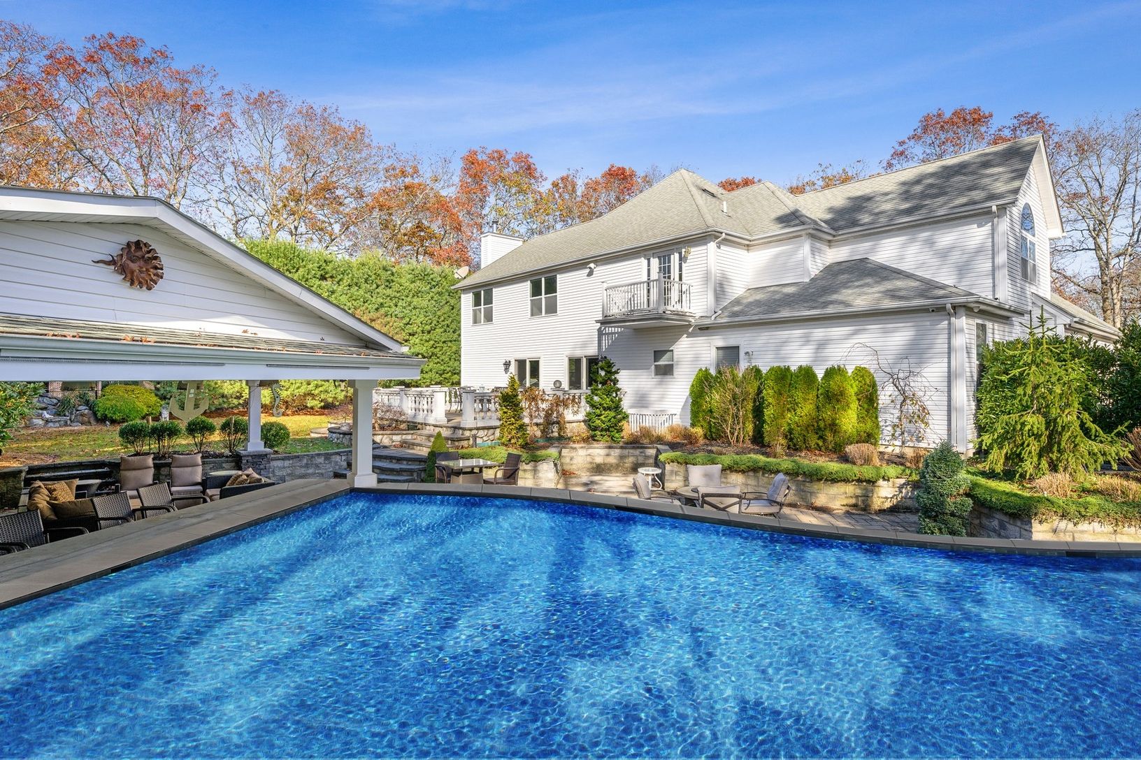  Custom Gunite Pool With Sun Deck, Swim Up Bar & Cabana. Virtually Staged. 
