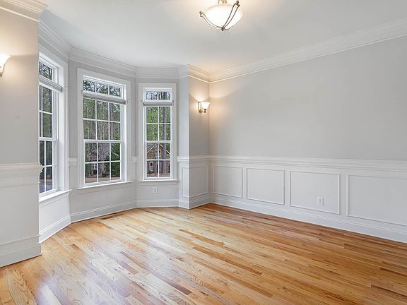 5th image of 77 Covington Ct