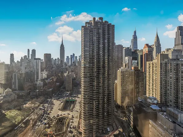 415 E 37th St APT 37N, New York, NY 10016