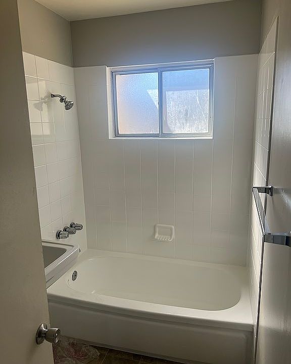 1st image of 559 W Avenue H8